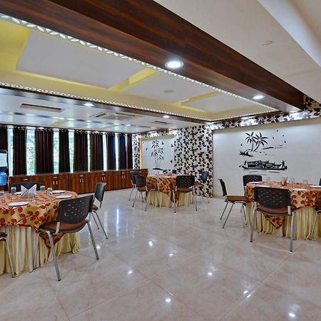 Hotel Tilak Бхопал Экстерьер фото
