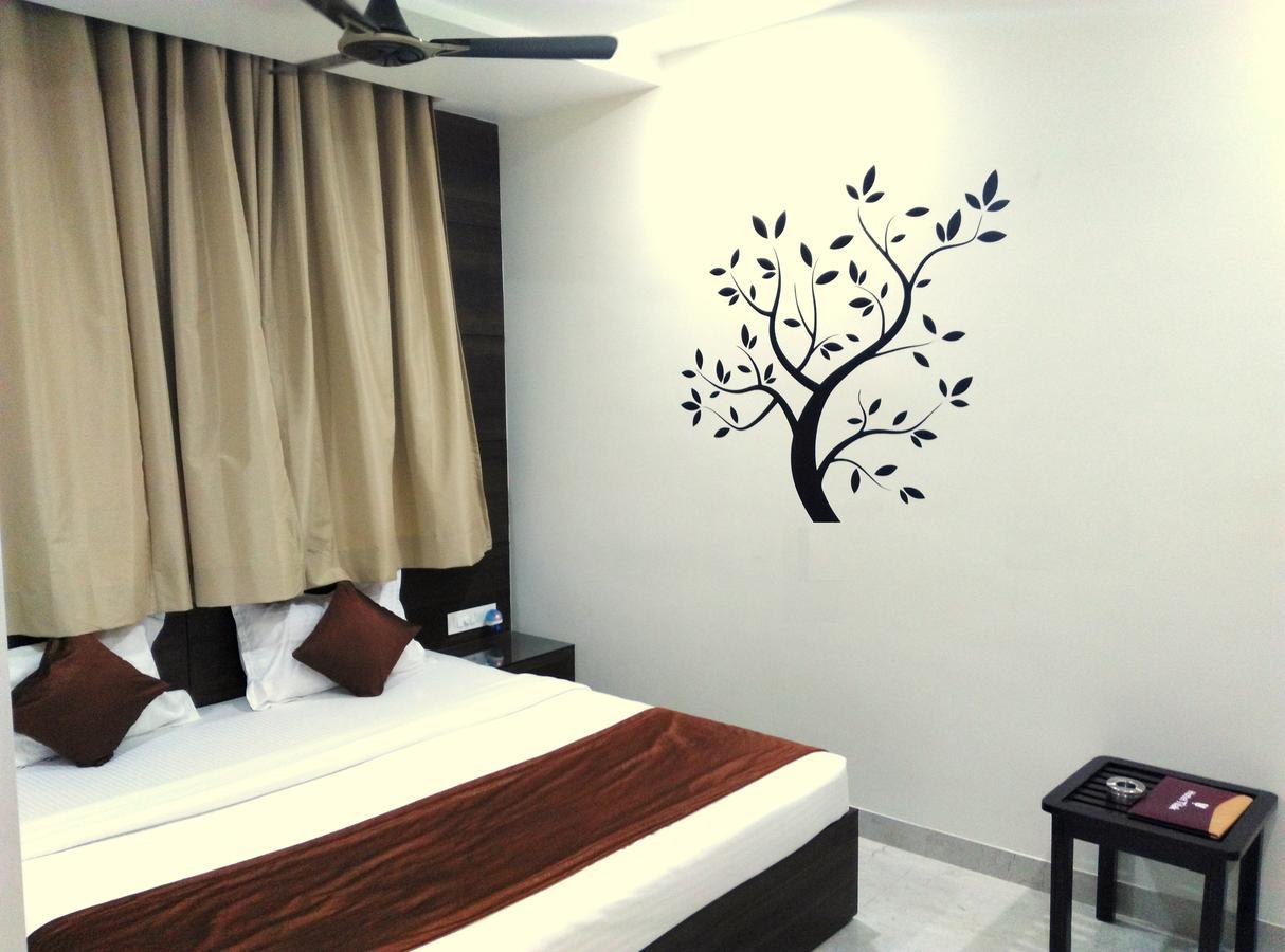 Hotel Tilak Бхопал Экстерьер фото