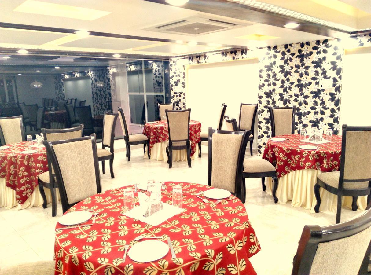 Hotel Tilak Бхопал Экстерьер фото