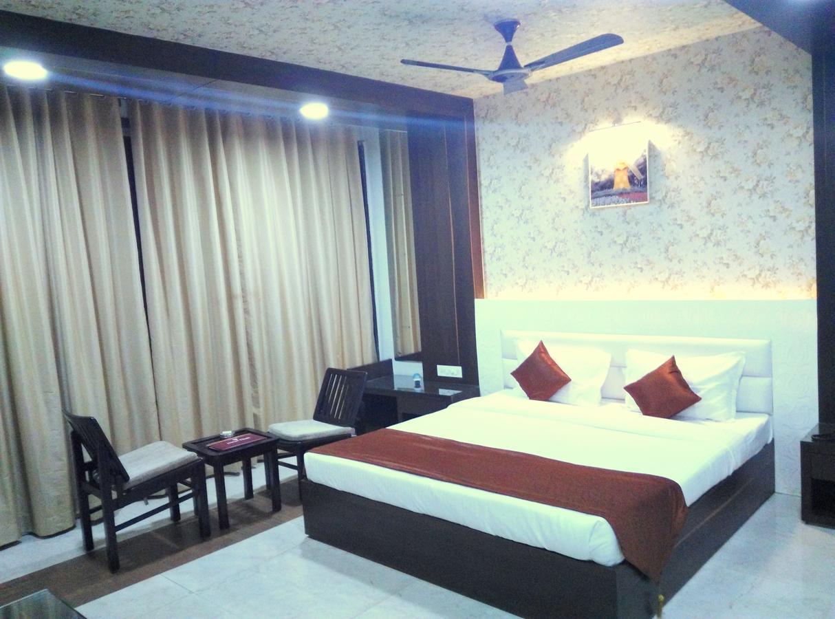 Hotel Tilak Бхопал Экстерьер фото