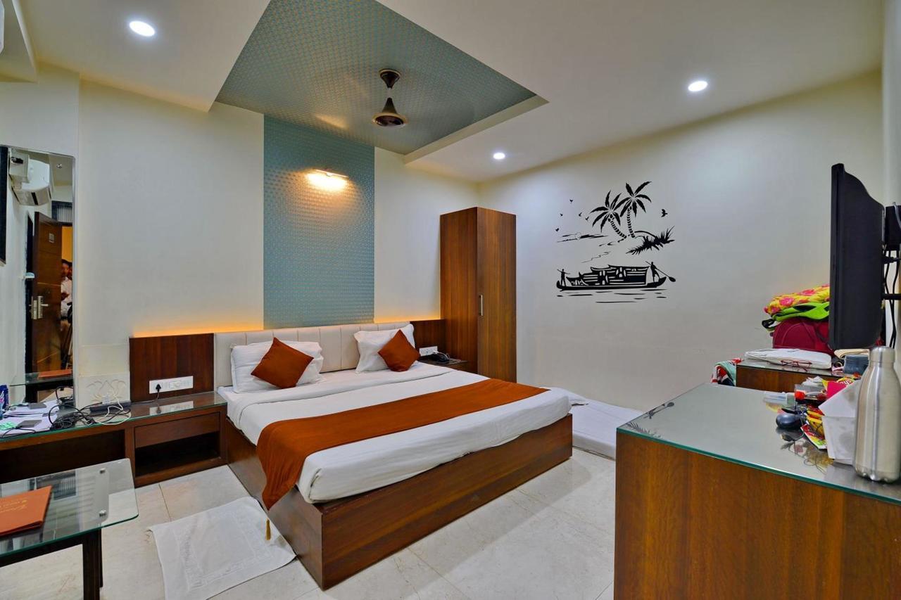 Hotel Tilak Бхопал Экстерьер фото