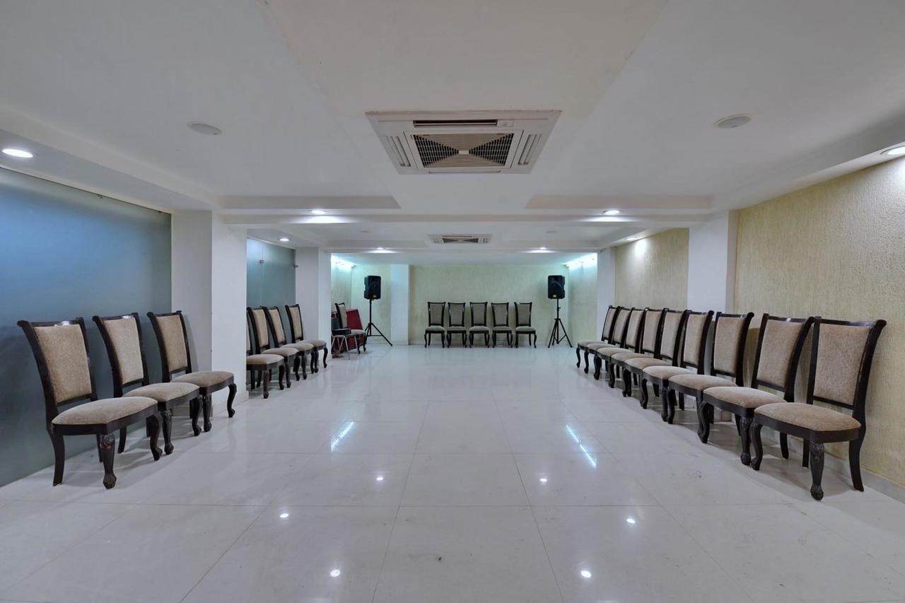 Hotel Tilak Бхопал Экстерьер фото